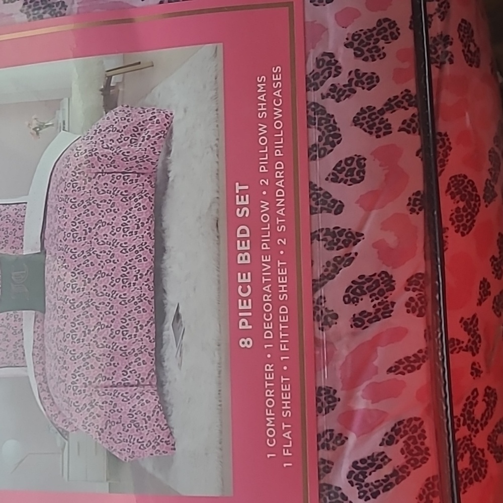 Juicy Couture Pink Comforter Set Luxurious Bedding - Queen - Picture 2 of 11